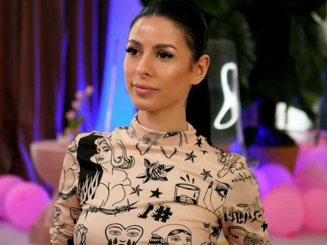 EvaAmanti's BongaCams show and profile