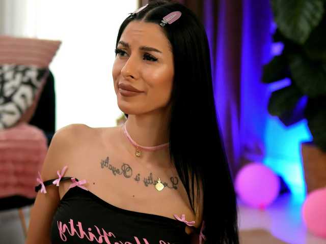 EvaAmanti Live Cam on BongaCams