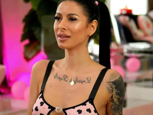 EvaAmanti Live Webcam on BongaCams