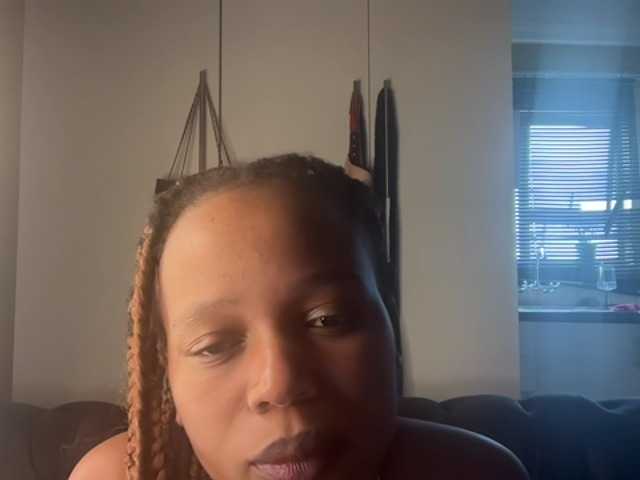 SexyBaddie's BongaCams show and profile