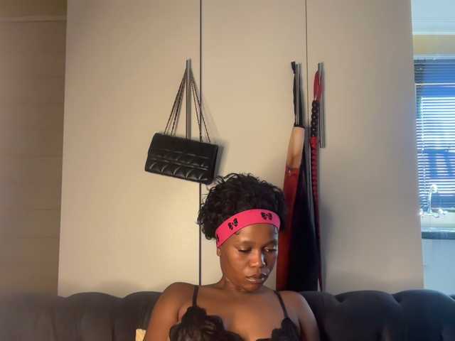 SexyBaddie's BongaCams show and profile