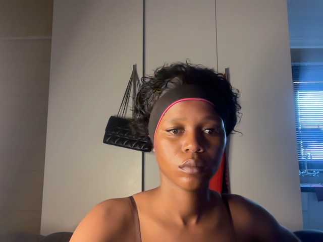 SexyBaddie's BongaCams show and profile