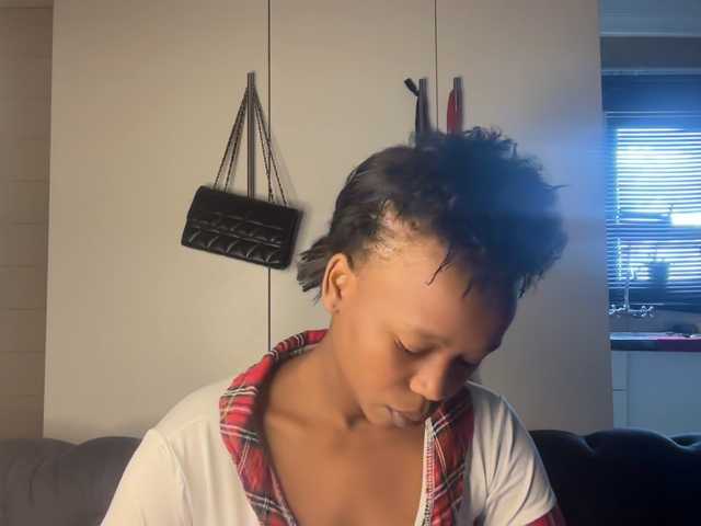 SexyBaddie's BongaCams show and profile