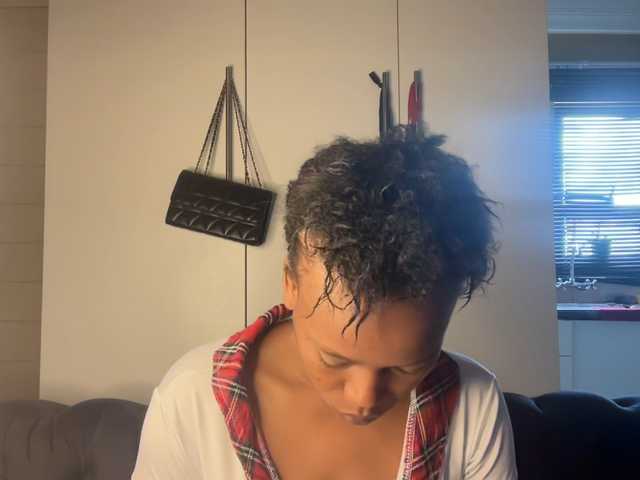 SexyBaddie's BongaCams show and profile