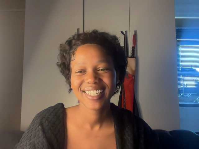 SexyBaddie's BongaCams show and profile