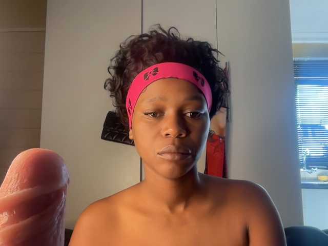 SexyBaddie's BongaCams show and profile