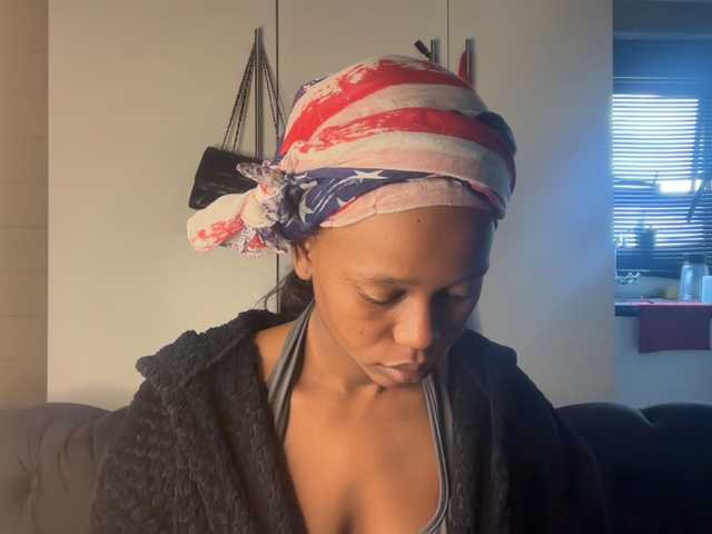 SexyBaddie's BongaCams show and profile