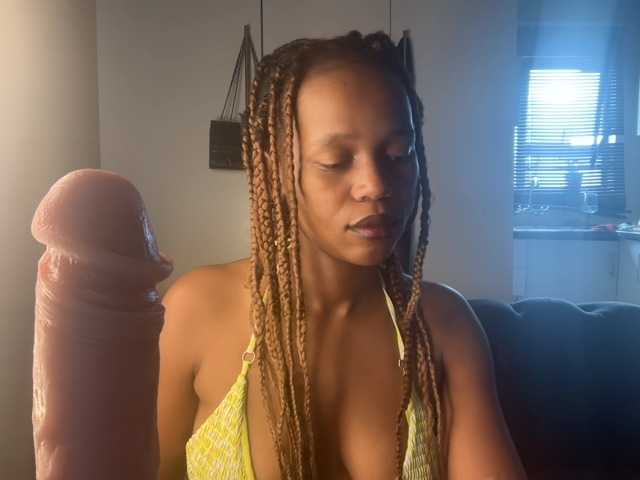 SexyBaddie's BongaCams show and profile