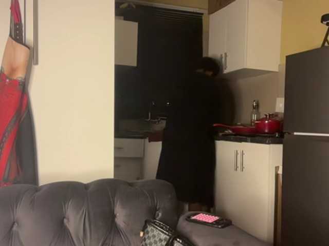 SexyBaddie's BongaCams show and profile