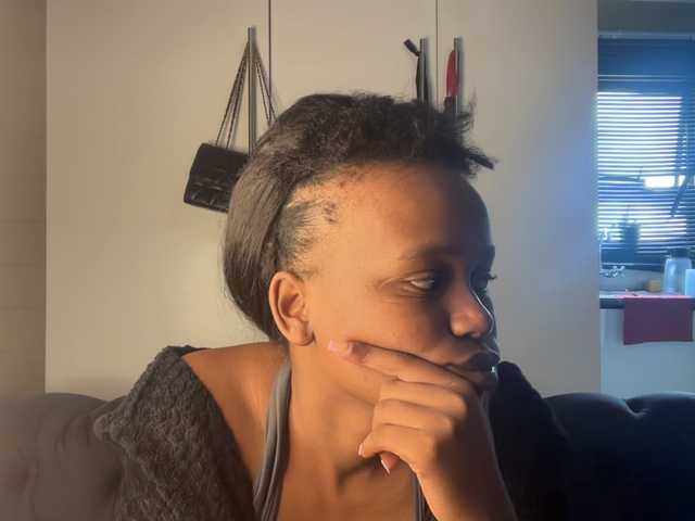 SexyBaddie's BongaCams show and profile