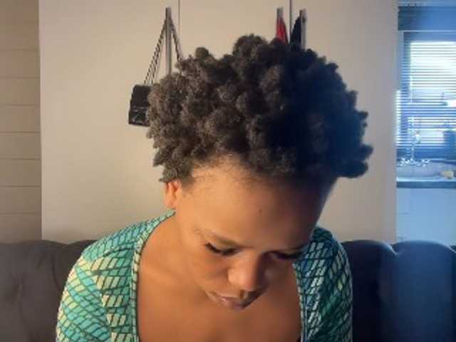 SexyBaddie's BongaCams show and profile