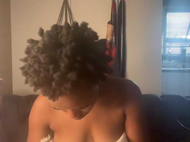 SexyBaddie's BongaCams show and profile