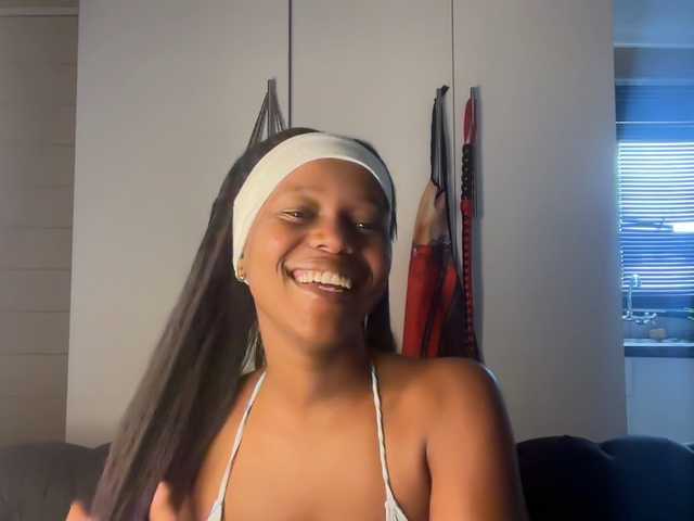 SexyBaddie live cam profile