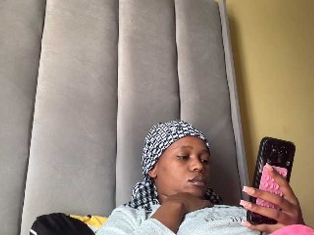 SexyBaddie's BongaCams show and profile