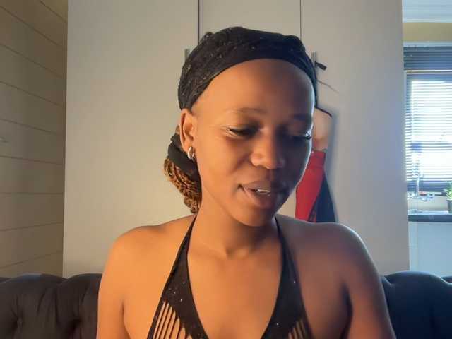 SexyBaddie's BongaCams show and profile