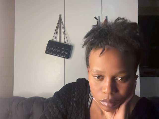 SexyBaddie's BongaCams show and profile