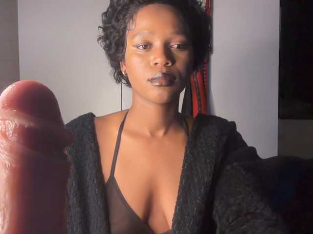 SexyBaddie's BongaCams show and profile