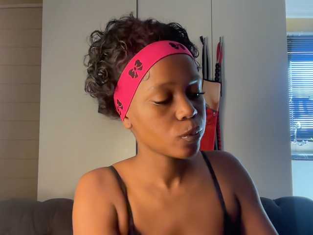 SexyBaddie's BongaCams show and profile