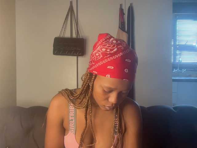 SexyBaddie's BongaCams show and profile