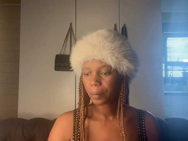 SexyBaddie's BongaCams show and profile