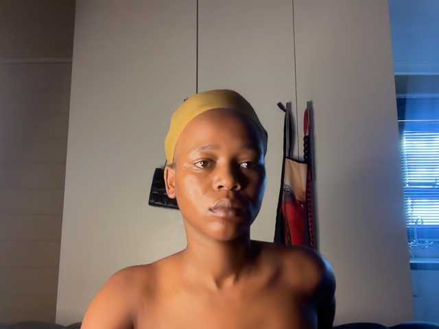 SexyBaddie's BongaCams show and profile