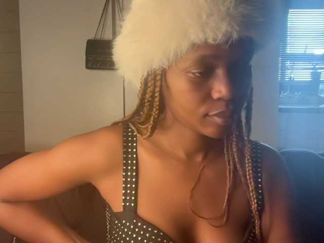 SexyBaddie's BongaCams show and profile