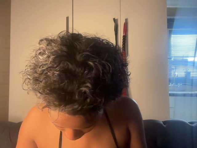 SexyBaddie's BongaCams show and profile