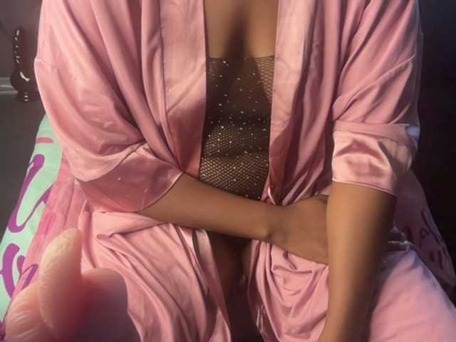 SexyBaddie's BongaCams show and profile