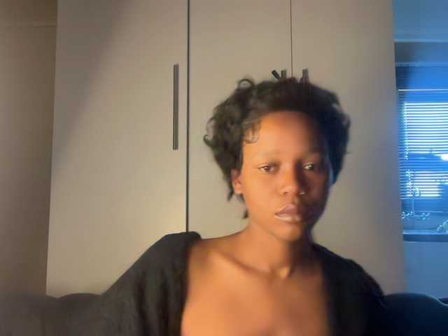 SexyBaddie's BongaCams show and profile