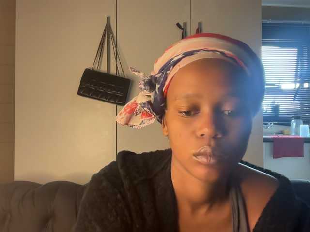 SexyBaddie's BongaCams show and profile