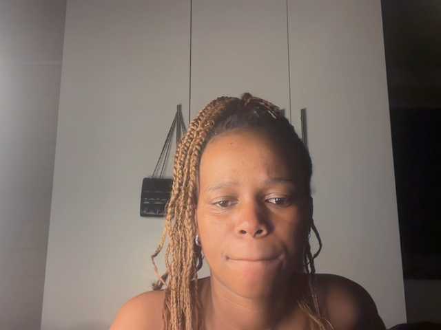 SexyBaddie's BongaCams show and profile