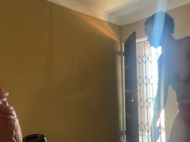 SexyBaddie's BongaCams show and profile