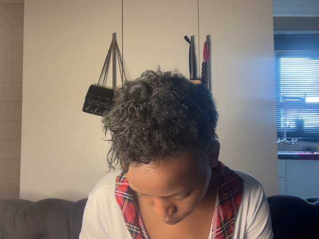 SexyBaddie's BongaCams show and profile