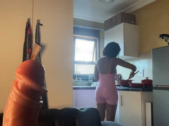 SexyBaddie's BongaCams show and profile