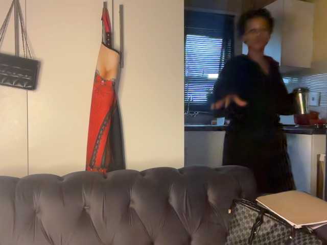 SexyBaddie's BongaCams show and profile