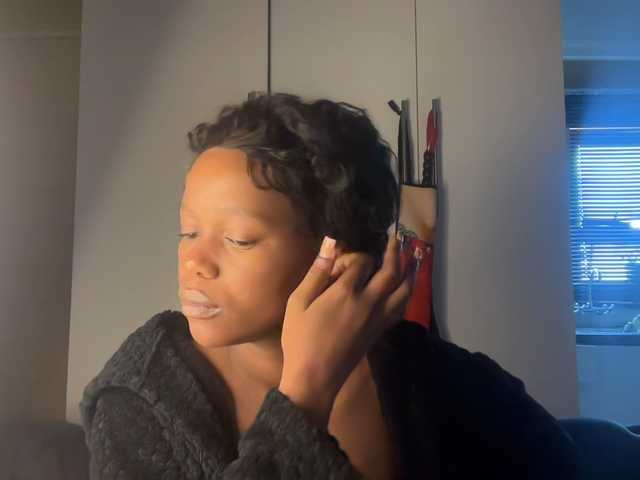 SexyBaddie's BongaCams show and profile