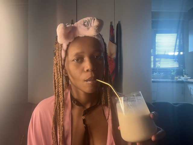 SexyBaddie's BongaCams show and profile