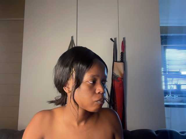 SexyBaddie's BongaCams show and profile