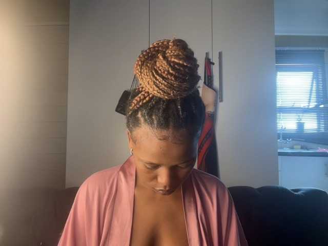 SexyBaddie's BongaCams show and profile