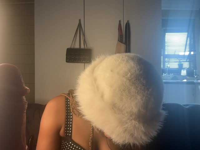 SexyBaddie's BongaCams show and profile