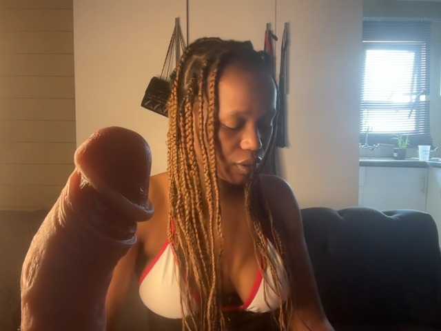 SexyBaddie's BongaCams show and profile