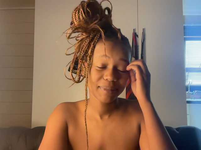 SexyBaddie's BongaCams show and profile