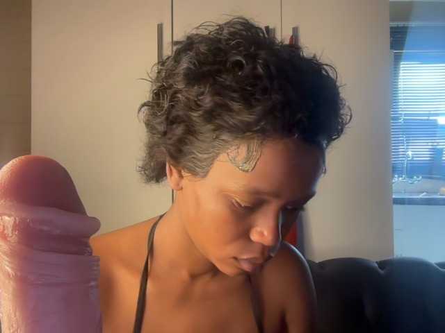 SexyBaddie's BongaCams show and profile