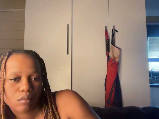 SexyBaddie's BongaCams show and profile