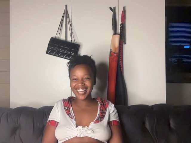 SexyBaddie live cam profile