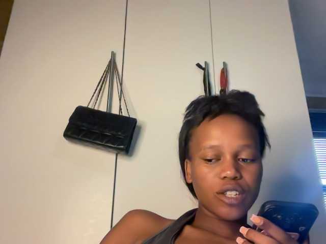 SexyBaddie's BongaCams show and profile