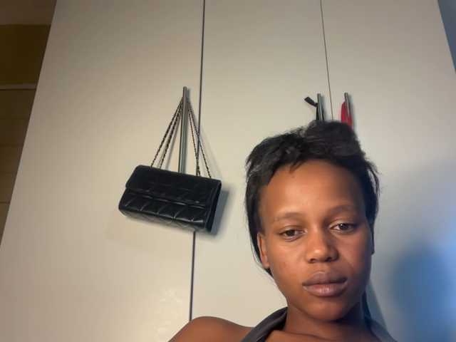 SexyBaddie's BongaCams show and profile