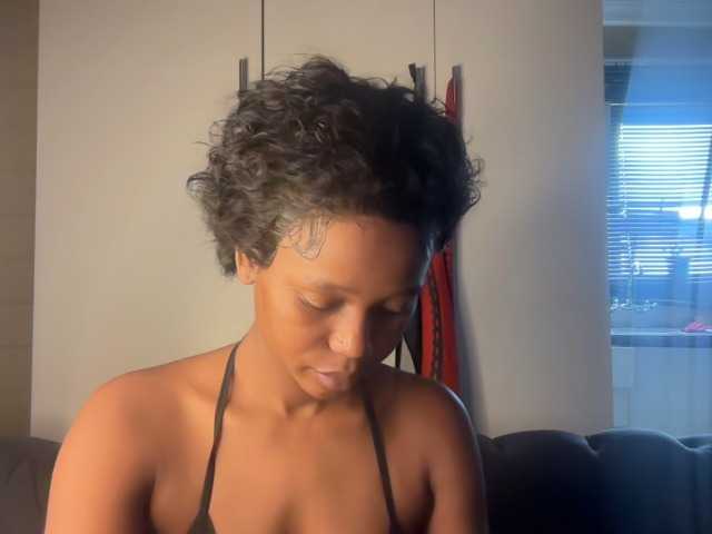 SexyBaddie's BongaCams show and profile