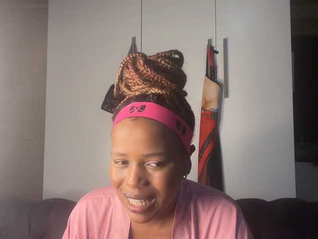 SexyBaddie's BongaCams show and profile