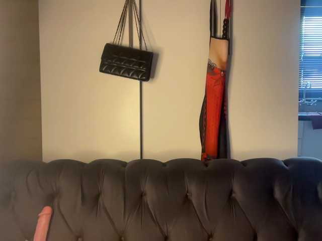 SexyBaddie's BongaCams show and profile